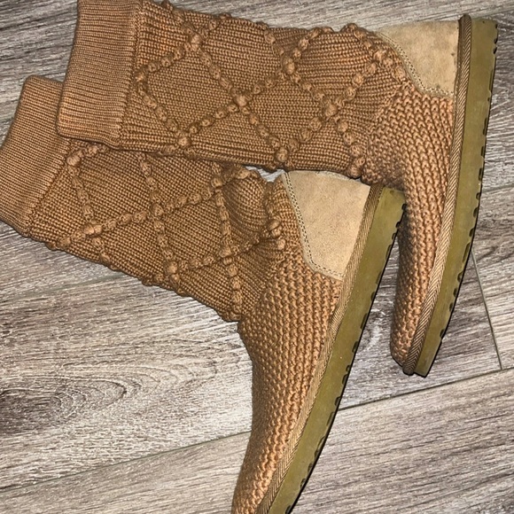 Cozy knit UGGS booties - GUC!! Orig $148 - $45!! - Picture 1 of 10